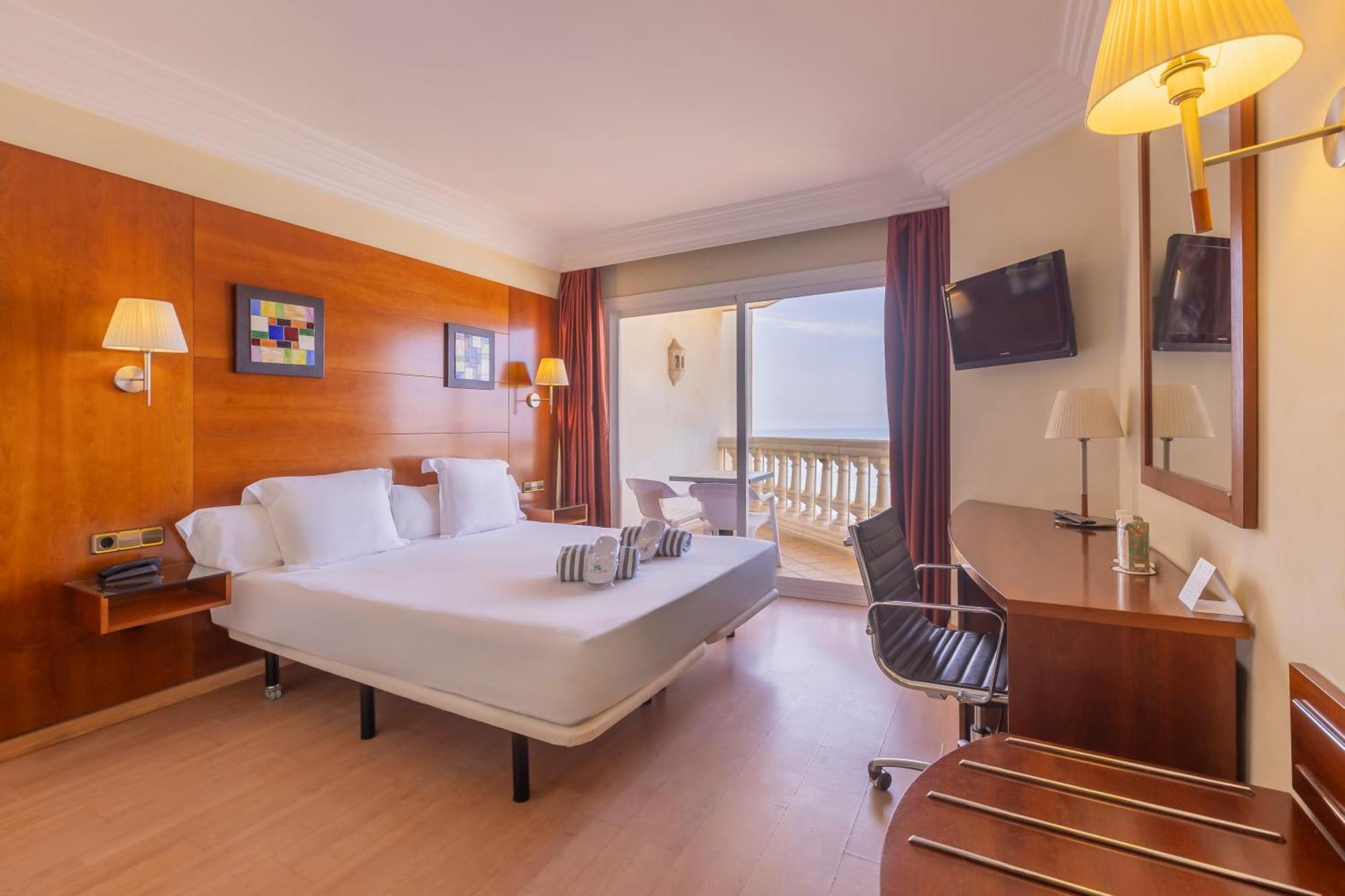 Double or Twin Room with Sea View