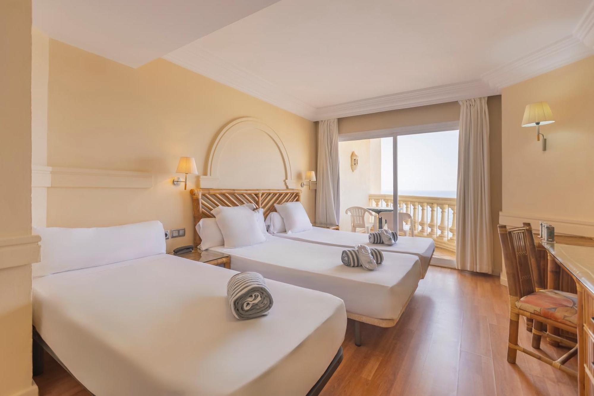 Deluxe Double Room with Extra Bed